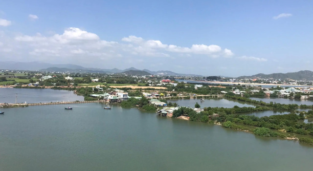 Номер Deluxe с видом на реку Pearl Beach Hotel Quy Nhon