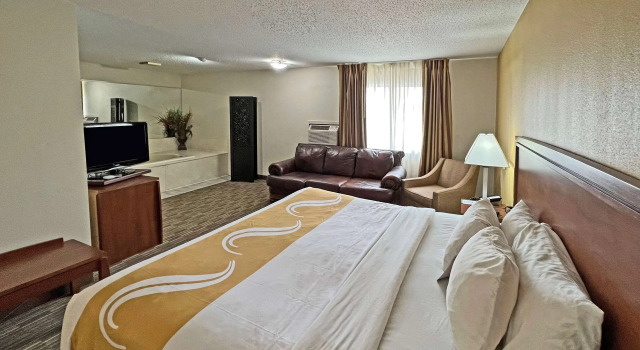 Quality Inn Mitchell, Book Hotel Mitchell South Dakota