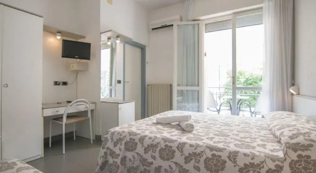 Двухместный номер Standard с балконом B&B Hotel Souvenir