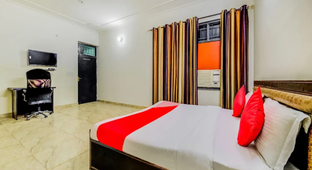 Oyo 30398 Hotel Royal Residency