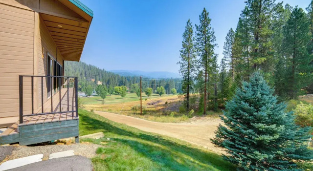 Коттедж Mtn-view Oasis w/ Pool Access in Garden Valley
