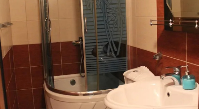 Двухместный номер Economy с балконом Hotel Adria