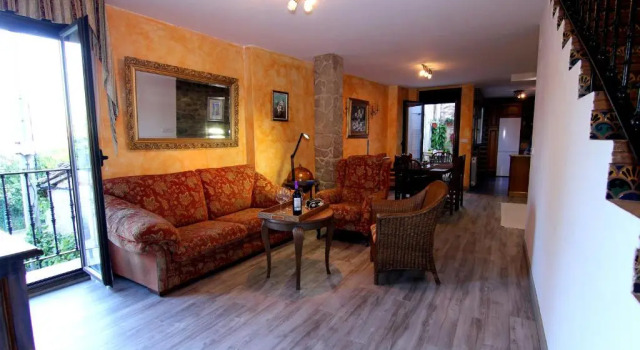 Laguardia -Casa Páganos E VI 0114, Rezerwuj Hotel Hotele w Baskonia z parkingiem, Parking