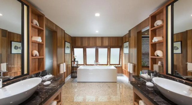 Двухместный люкс с видом на залив Conrad Bora Bora Nui