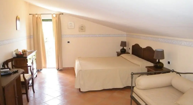 Трёхместный номер Economy с балконом Hotel Villa Delle Meraviglie