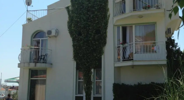 Kentavar Family Hotel