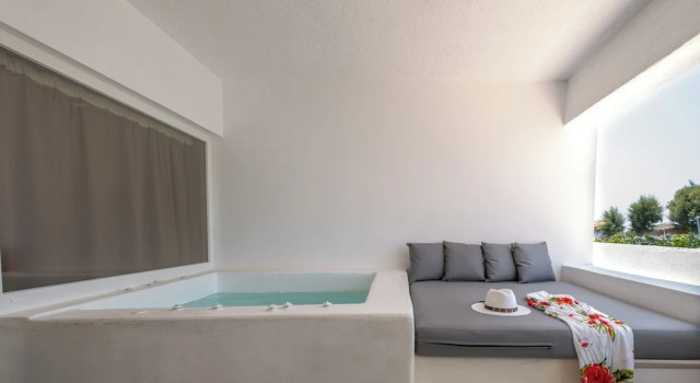 Полулюкс с балконом и рядом с пляжем Sand Gem - Beach Apartments