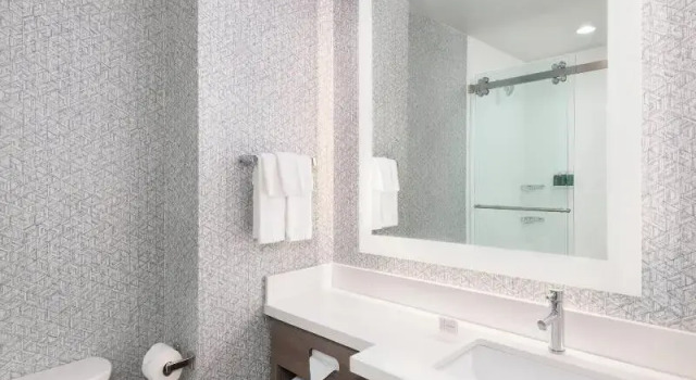 Люкс с балконом и с красивым видом из окна SpringHill Suites by Marriott Panama City Beach Beachfront