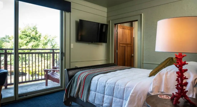 Двухместный номер Standard с балконом Hotel Broad Ripple