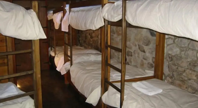 Albergue La Aldea - Hostel, Book Hostel / Vandrerhjem Hostels i Liébana, Hostel / Vandrerhjem