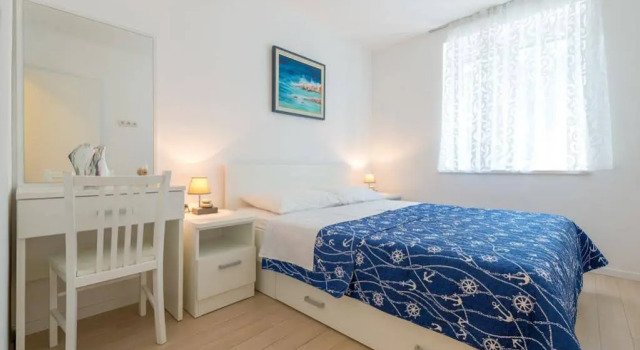 Avenue Apartment