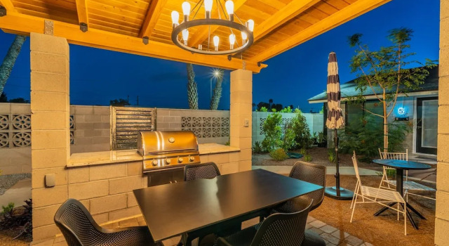 Апартаменты Ash & Ko Boutique Lodging