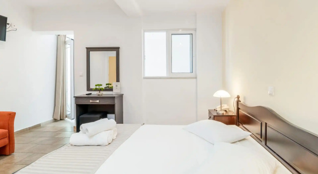 Трёхместный номер Standard с видом на бассейн Vergina Star Hotel