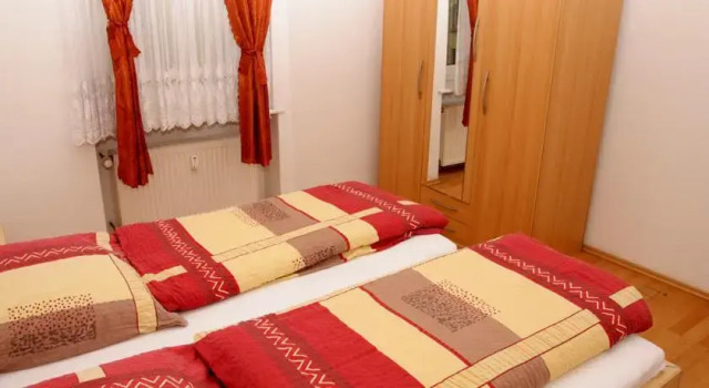 Zimmer Prenzlberg, Varaa Hotelli Berliini Saksa, lähellä Helmholtzplatz