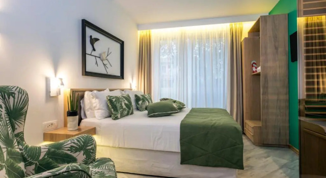 Номер Economy Kalamaki Luxury Suites