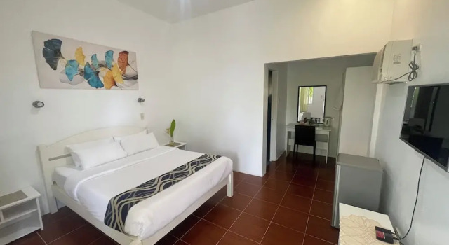 Номер Deluxe Reef Waters Resort