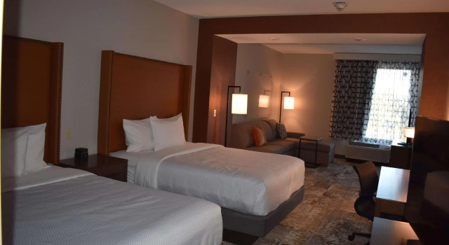 Четырёхместный номер Superior La Quinta Inn & Suites by Wyndham Flagstaff East I-40