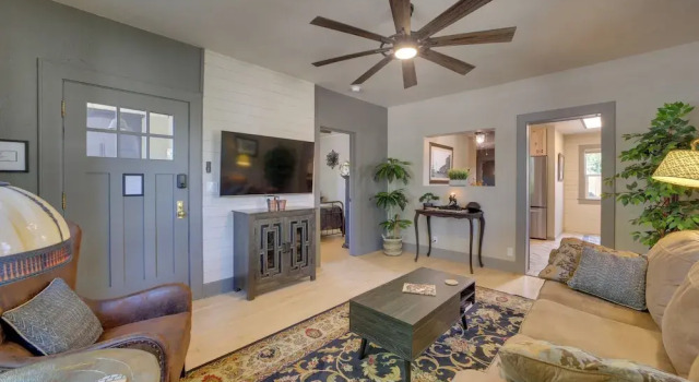Коттедж < 1 Mi to Dtwn: Home w/ Deck in Clarkdale!