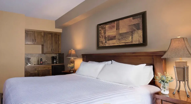 Номер Standard Glacier Mountaineer Lodge