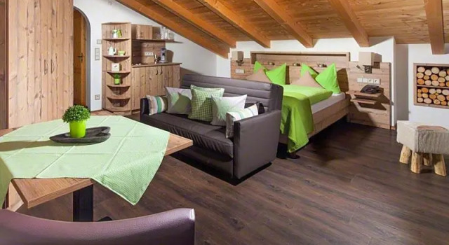 Полулюкс Gästehaus und Ferienwohnungen Egglerlehen