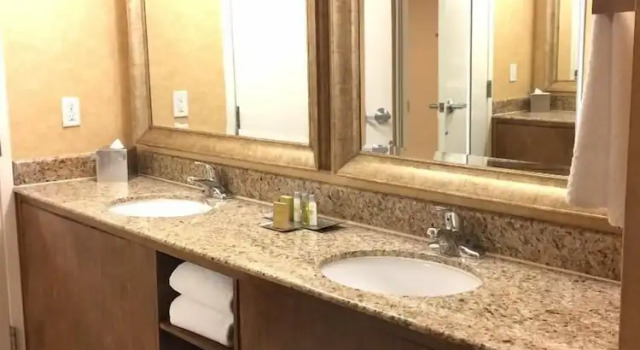 Четырёхместный люкс c 1 комнатой DoubleTree Suites By Hilton Anaheim Resort/Convention Center