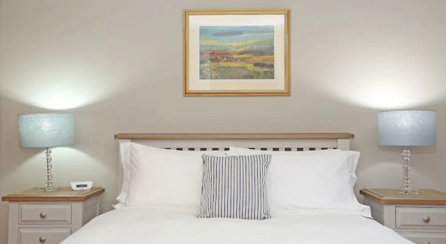 Номер Standard с 3 комнатами с видом на море Aberdeen Lighthouse Cottages - coastal, dolphins