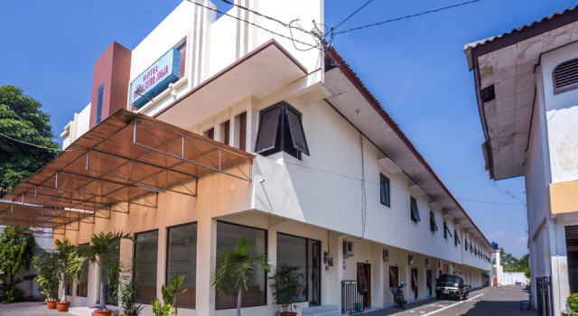 RedDoorz near XT Square 2, Book Guesthouse Umbulharjo 
