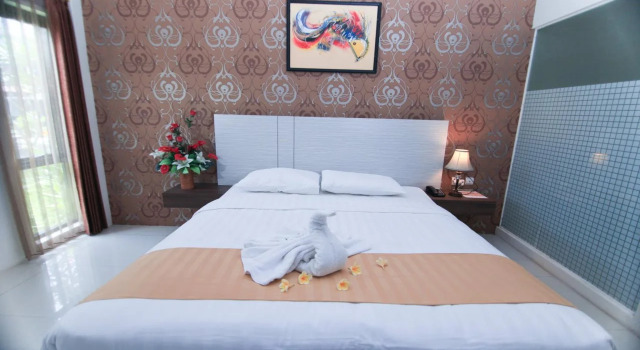 Sun Palace Hotel, Book Hotel 3-Star Hotels in East Java, 3*