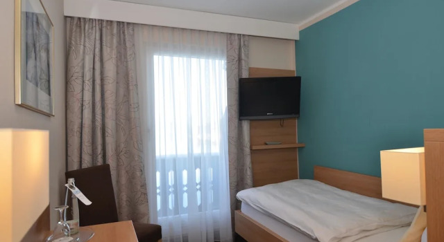 Одноместный номер Standard с балконом и с видом на озеро Seehotel Grauer Bär
