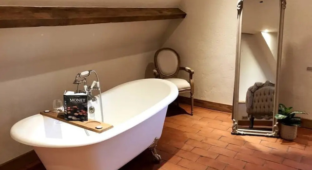 Вилла Luxury Secluded Chateau With Pool and hot tub