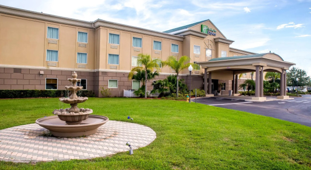 Номер Standard Holiday Inn Express & Suites Cocoa by IHG