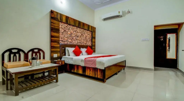 Hotel Saif by OYO, Забронировать Отель Отели штата Раджастхана с парковкой, Парковка