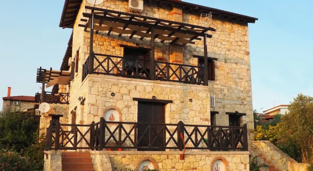 Коттедж Comfort Halkidiki Luxurious Stonehouses
