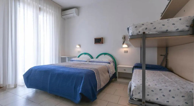 Трёхместный номер Standard Hotel Deborah