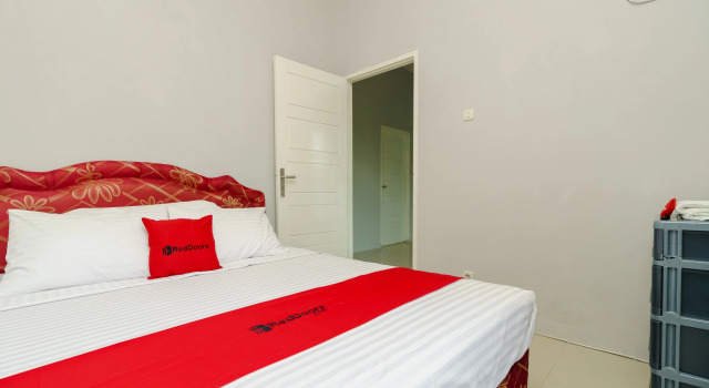 RedDoorz @ Jalan Demang Lebar Raya Palembang, Rezerwuj Hotel Palembang Sumatra