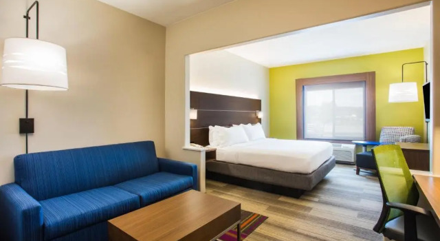 Люкс Holiday Inn Express Hotel & Suites Cedar City by IHG
