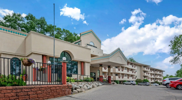 Atlantis Family Waterpark Hotel, an Ascend Collection Hotel, Забронировать Отель Отели The Dells 3 звезды, 3*