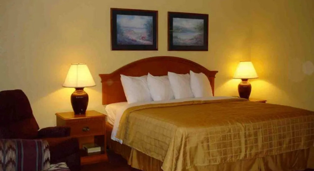 Номер Standard Quality Inn & Suites CVG Airport