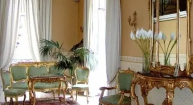 Reginella Residence, Забронировать Отель Отели Неаполя с завтраком, рядом с Кафедральный собор Неаполя, Завтраки