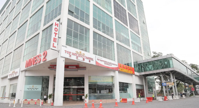 Кровать в общем номере Top Holiday Hotel @ The Mines Seri Kembangan