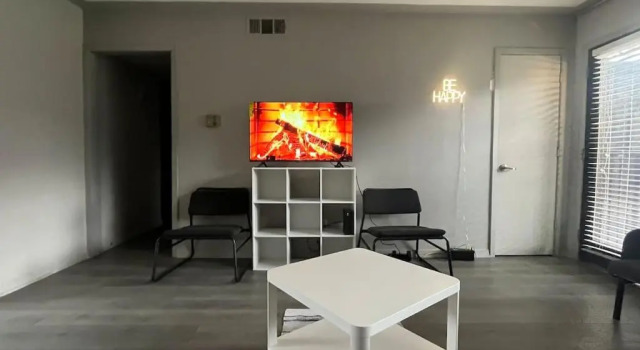 East Dallas Paradise Getaway, Забронировать Апартаменты/квартира Отели Далласа с парковкой, Парковка