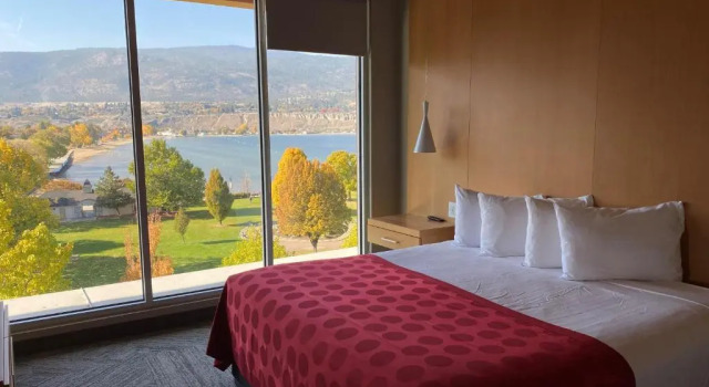 Люкс Penticton Lakeside Resort
