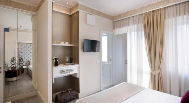 Двухместный номер Standard с балконом и с видом на город Suite Milano Duomo