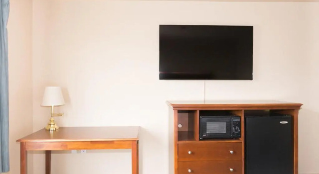 Четырёхместный полулюкс Red Lion Inn & Suites McMinnville