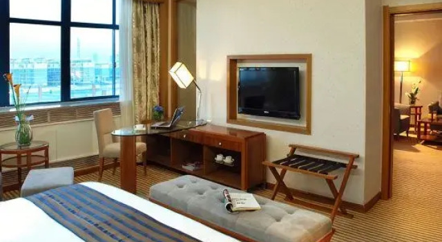 Люкс Plaza Holiday Inn Jiayuguan
