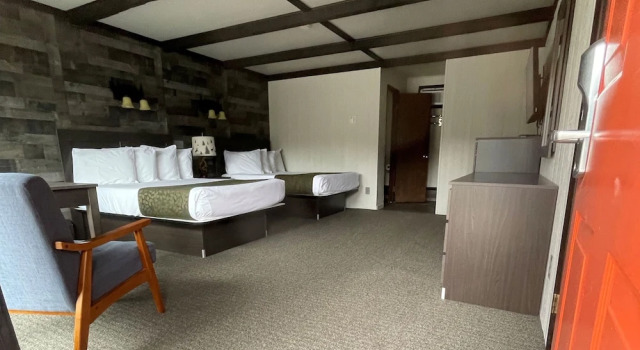 Четырёхместный номер Deluxe Adirondack Lodge Old Forge
