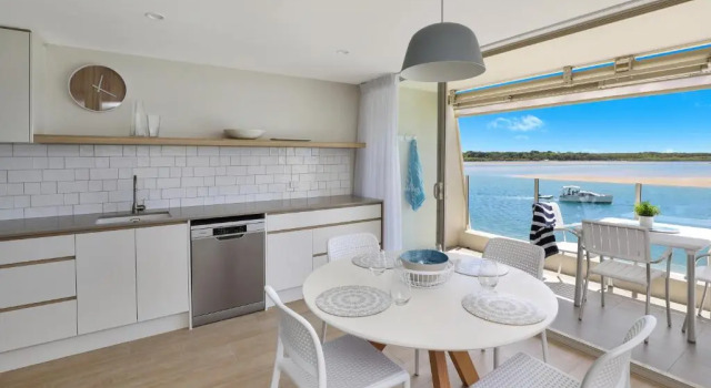 Апартаменты с 2 комнатами с видом на реку Noosa Harbour Resort