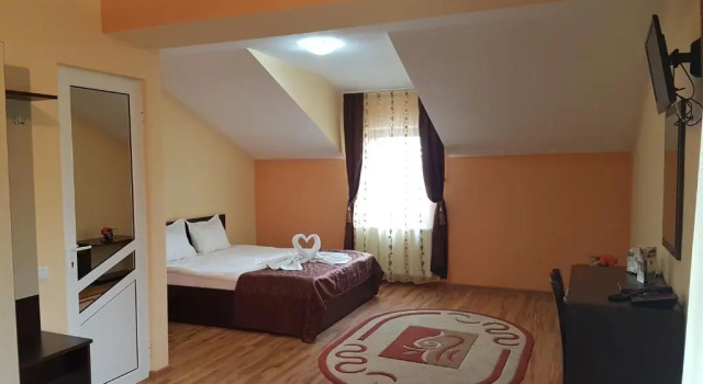 Motel Imperial, Varaa Motelli Hotellit Carpathians - Romania uima-altaalla, Uima-allas