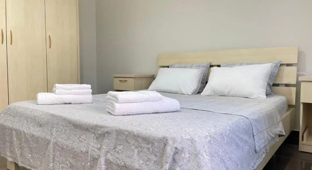 Cozy condo in Tirana at Pazari i Ri, Rezervasyon Daire Tirana County otoparklı oteller, Otopark
