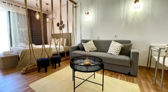 Апартаменты Cozy and Stylish Studio Apt just 800m from the beach - New on Booking!